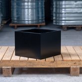 אדנית נירוסטה טרסה שחורה מרובעת בגובה 30 סמ