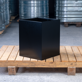 אדנית נירוסטה טרסה שחורה מרובעת בגובה 50/40 ס"מ