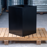 אדנית נירוסטה טרסה שחורה מרובעת בגובה 70/50 ס"מ