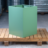 אדנית נירוסטה טרסה ירוקה מרובעת בגובה 70/50 ס"מ